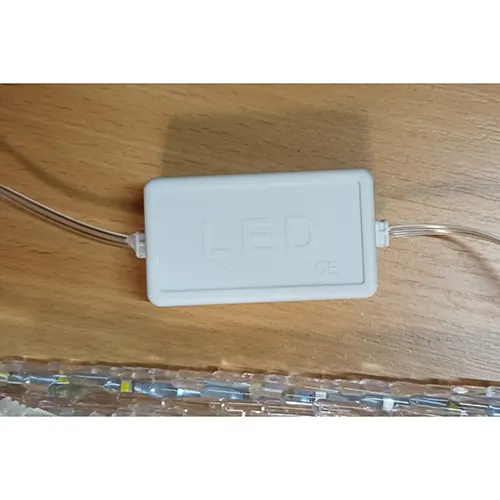 LED lighting chain with 8 plastic icicles intended for interconnection.