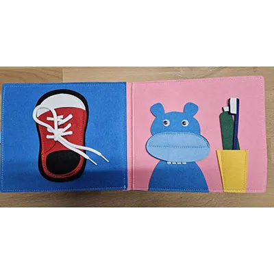 3-D quiet book, 6 pages, 12 plates , labelled ‘BOOK’. Product sold online, in particular via Amazon (ASIN B0BVFDSM7W).
