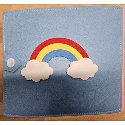 3-D quiet book, 6 pages, 12 plates , labelled ‘BOOK’. Product sold online, in particular via Amazon (ASIN B0BVFDSM7W).