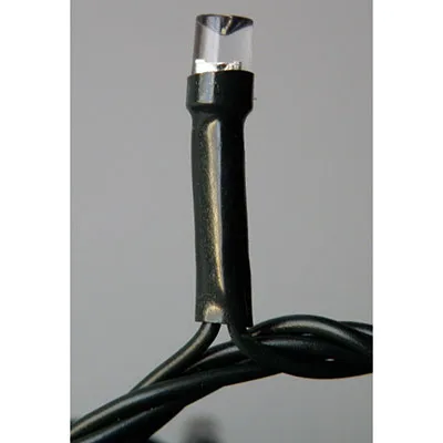 Decorative lighting chain with control unit equipped with 140 purplish white LEDs, pine green insulated wires and a socket that allows expansion with additional units.