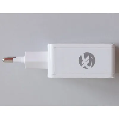 KeKe, XinHua Electronics - USB charger