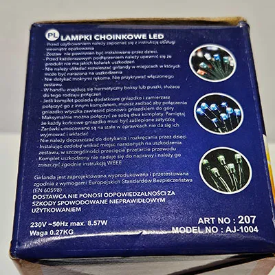 Black lighting chain intended for mutual connection, with 200 LEDs of non-replaceable light sources. It includes a device for changing lighting modes. Product sold online, in particular via www.skvelamoda.sk