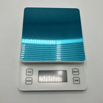 Light weight kitchen scale.