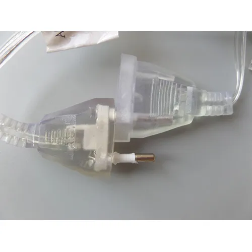 Lighting chain for indoor use with 140 non-replaceable LEDs in the shape of stars.