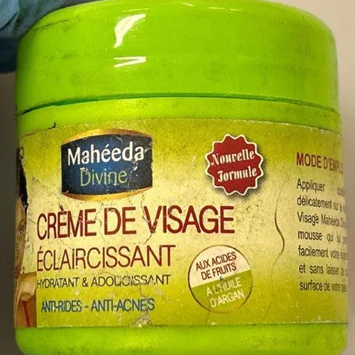 Skin lightening cream, 100 g. Product is sold online, in particular via Facebook Marketplace.