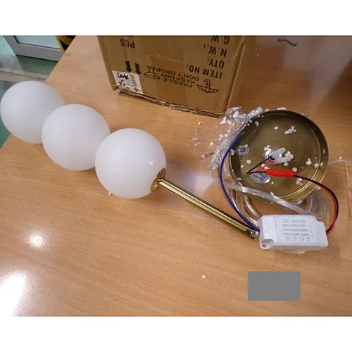LED chandelier. Product sold online, in particular via AliExpress.com.