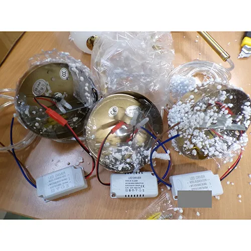 LED chandelier. Product sold online, in particular via AliExpress.com.