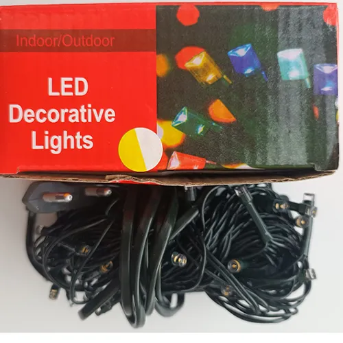Lighting chain with 50 non-replaceable LEDs, equipped with an eight-program control unit.