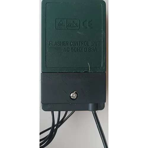Lighting chain consisting of 80 LED non-replaceable lights equipped with an electronic unit for eight lighting effects programs.