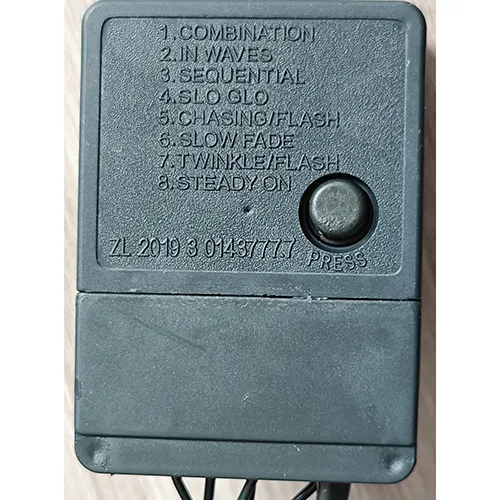 Lighting chain with 100 non-replaceable LED light sources. The lighting chain includes a device for changing lighting modes.
