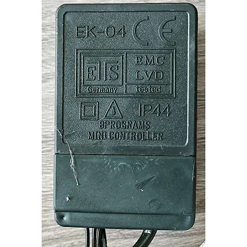 A lighting chain designed for interconnection, containing 200 non-replaceable LED light sources and a device for changing lighting modes.
