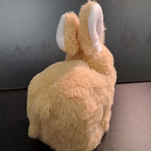 Battery-operated plush toy rabbit. Product sold online, in particular via Amazon.