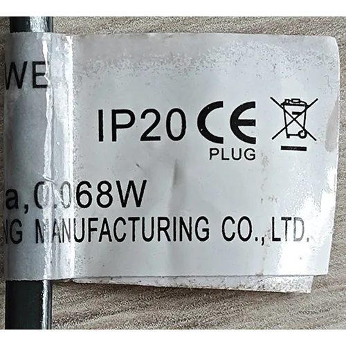 Lighting chain designed for interconnection, containing 500 non-replaceable LED light sources and a device for changing lighting modes. Product sold online, in particular via ledziarovka.eu