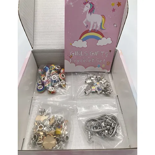 Jewellery set to make bracelets. Product sold online, in particular via cirkle-sverige.se.