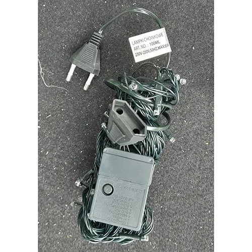 Lighting chain consisting of 100 LEDs, a flashing unit, IP44 marking, a flat plug and a flat,stackable socket.