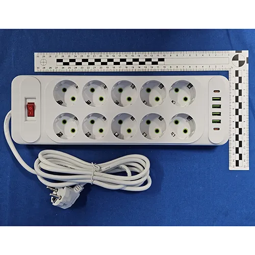 Rectangular white multi socket lead with 10 plug sockets, 4 USB type A and 2 USB type C. Measuring 32x10.5x4 cm and with a cable length of 1.88 m. 110 - 250 V~ ,10 A*, maximum 2,500 W, Protection class I, IP 20 USB- V, 3.1 A. Product sold online in particular via Amazon (ASIN: B0D3WKGBXH