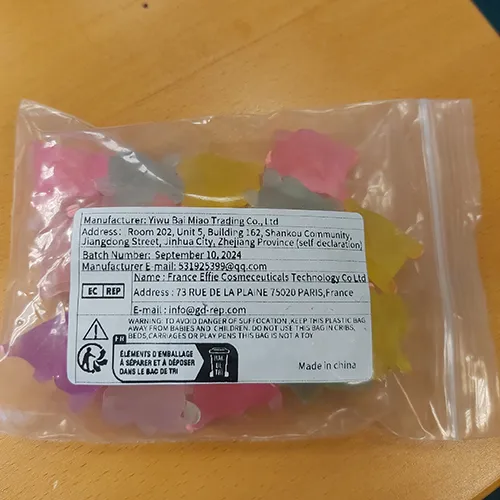 Pack of 20 small plastic toys in the shape of a pig. Product sold online, in particular via Temu.