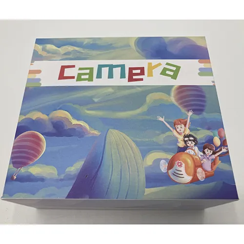 Pink digital camera with charging cable designed for children . Product sold online, in particular via Amazon (ASIN: B0CFZKJTKT).