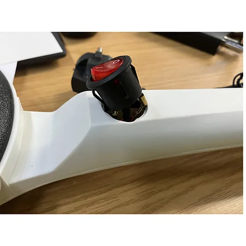 Electrical appliance for making crepes. Product sold online, in particular via Temu Goods-ID: 601100130992383