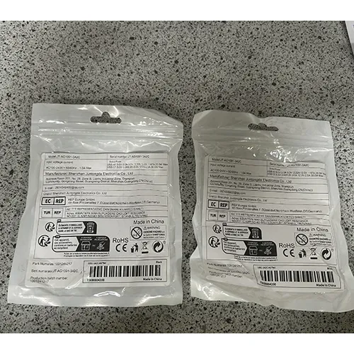 Black power adaptor, 65W. Product sold online, in particular via Temu.