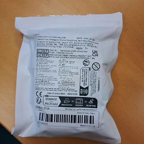 Set of 10 bouncy balls in various colours. Product sold online, in particular via Temu.