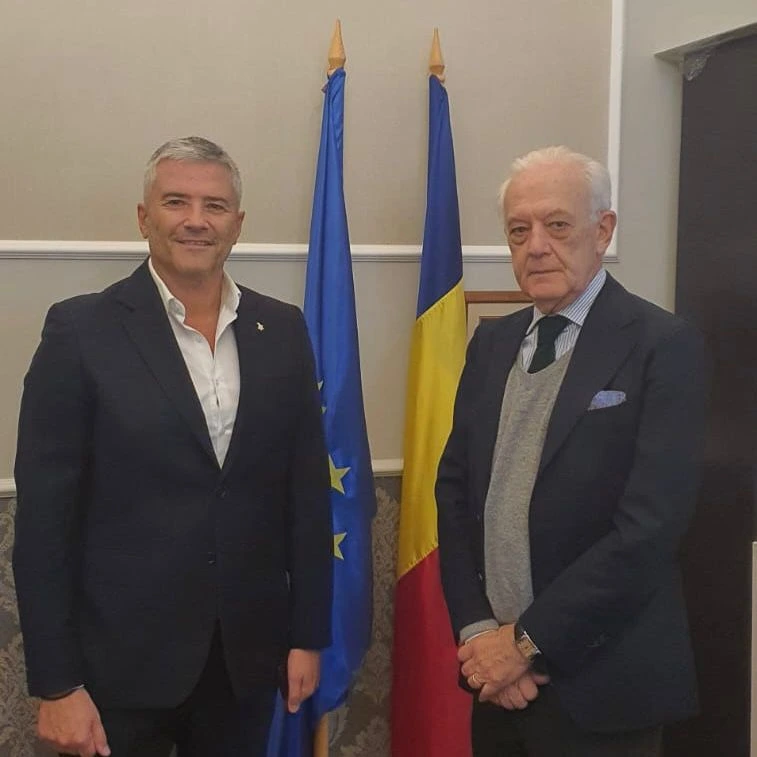 Meeting between Mr. Sorin Mierlea , President of InfoCons Consumer Protection , and Ambassador Raffaele de Lutio , Federalimentare Consultant