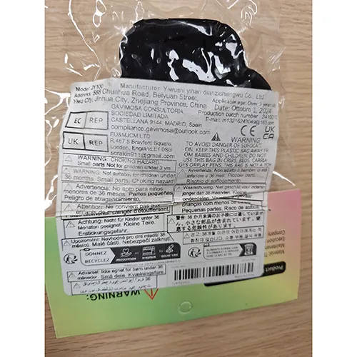 Soft toy in the shape of a cat paw. Product sold online, in particular via Temu.