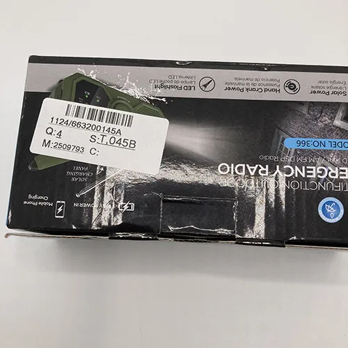 Black solar-powered crank emergency radio. Product sold online, in particular via www.lux-case.se.