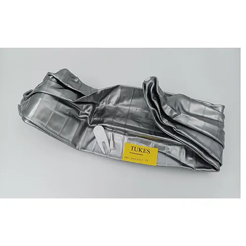 Grey plastic ball, intended for exercise, pilates and yoga. Product sold online, in particular via Shein (unique identifier: st2411288108177015).