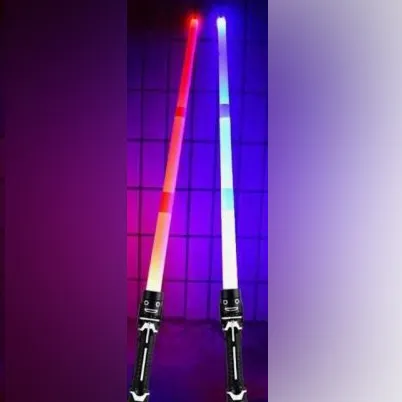 Black and white plastic sword with LED lights at the end. The toy is delivered in two parts to be assembled. The two parts fit together to form a ‘lightsaber’. Product sold online, in particular via SHEIN with reference SKU : sl25051011841132149.