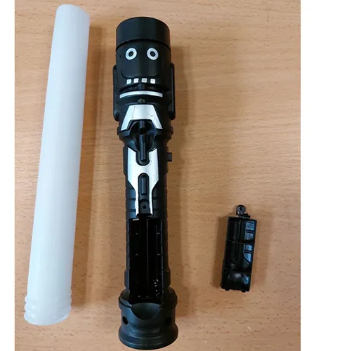 Black and white plastic sword with LED lights at the end. The toy is delivered in two parts to be assembled. The two parts fit together to form a ‘lightsaber’. Product sold online, in particular via SHEIN with reference SKU : sl25051011841132149.