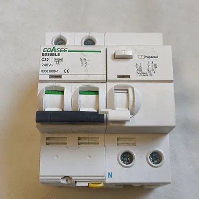 EBASEE - Residual-current circuit braker