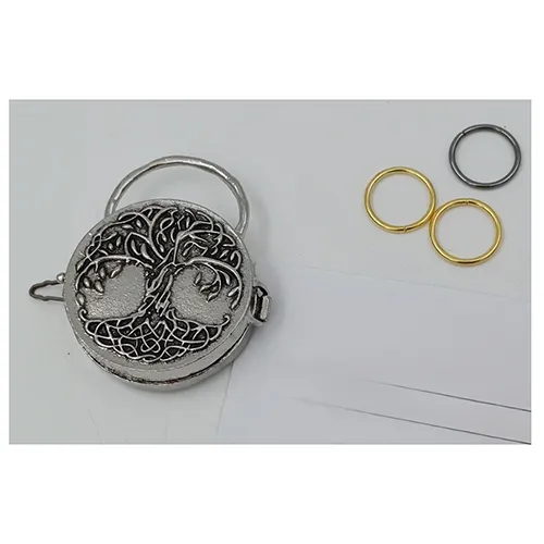 Pendant locket. Product sold online, in particular via HobbyHall.fi (ID: 90240198).
