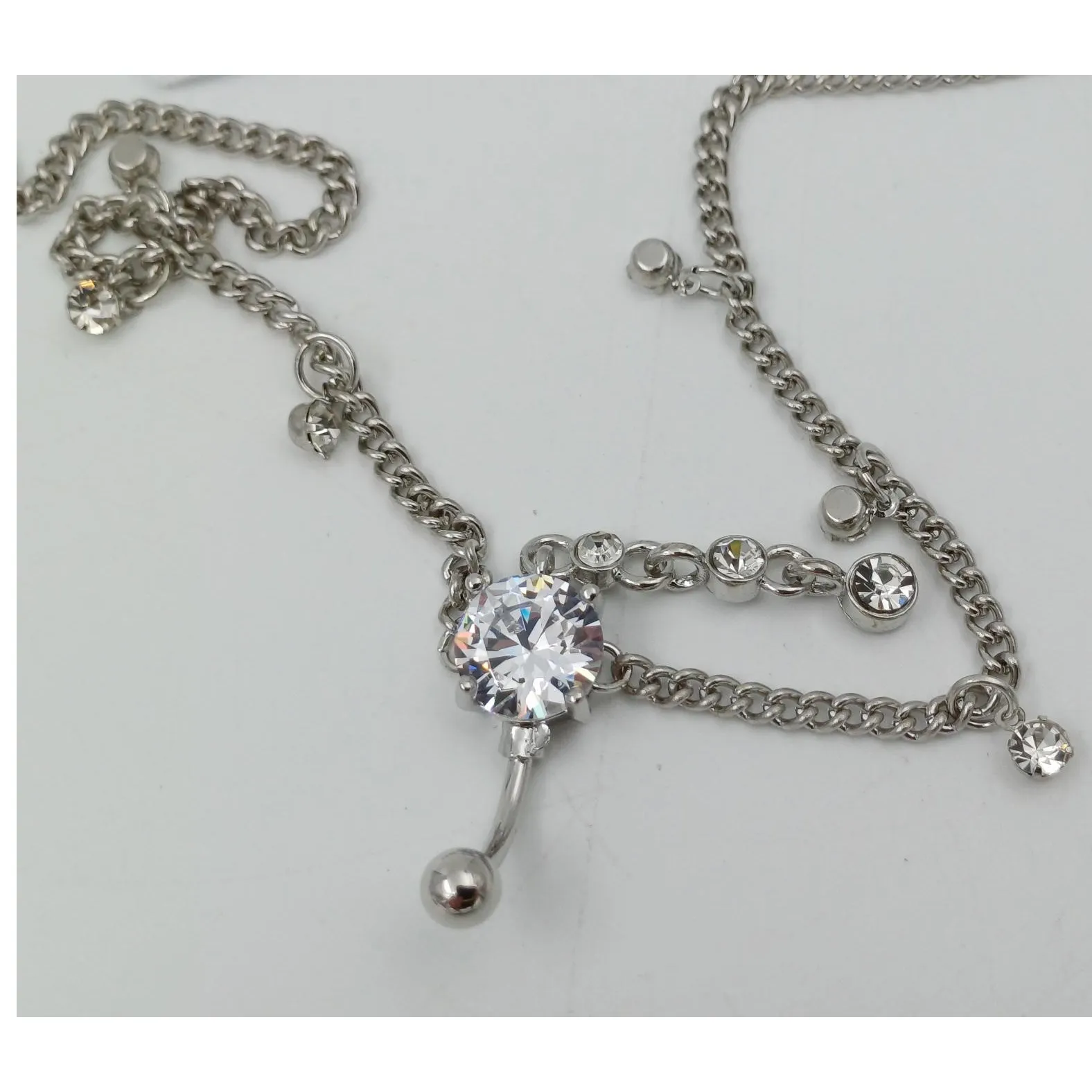 Body piercing jewellery. Product sold online, in particular via Temu.