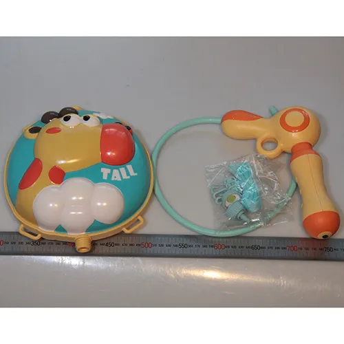 Toy water gun and backpack with a plastic water container shaped like a round giraffe. It has a hole at the top and a screw connector at the bottom. Product sold online, in particular via Alibaba and Frugoo.