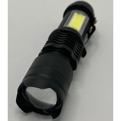 Black aluminium flashlight, extendable. Product sold online, in particular via trendvaruhuset.se