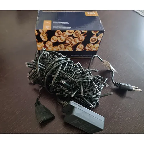 String lighting chain with 200 non-replaceable LED lights, rated voltage 220-240 V, rated power 3 W, advertised as having safety class II.
