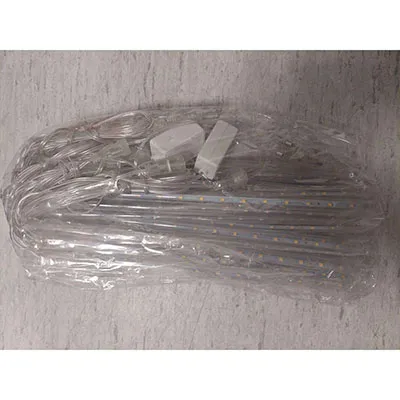 Lighting chain consisting of eight LED light tubes. Product sold online, in particular via AliExpress (unique product identifier: 1005007168031947).