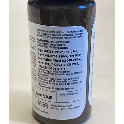 Mixture for permanent make-up in a plastic bottle with a black cap, 15 ml. Product sold online, in particular via www.kwadron.pl