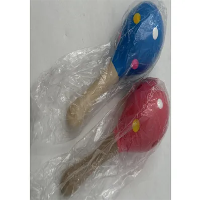 Wooden toy rattle, 11 cm long, with bright colours on top. Product sold online, in particular via Wish.