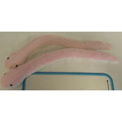 Soft toy in the form of a pink snake. Product sold online, in particular via AliExpress (unique product identifier: 1005009898338843).