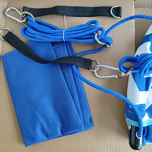 Blue-white textile swing for children under three years of age. Product sold online, in particular via Amazon (ASIN: B0D3HM6TDV).