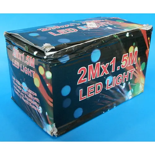Decorative lighting chain which can be expanded. Voltage of 220-240 V, frequency of 50 Hz, size 2 m x 1.5 m.