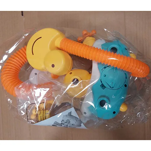 Duck-shaped battery-operated bath toy. The toy allows water to be drawn and sprayed via a flower-shaped shower head. Different water projection modes can be selected using a switch. It has three unmounted and loose suction cups. Product sold online, in particular via AliExpress.