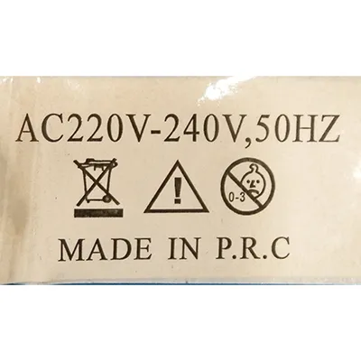 Icicle-shaped decorative lighting chain which can be expanded with additional members. Voltage of 220-240 V, frequency of 50Hz/60Hz, power rating of 11 W.