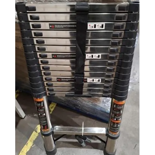 4.4m extendable telescopic ladder.