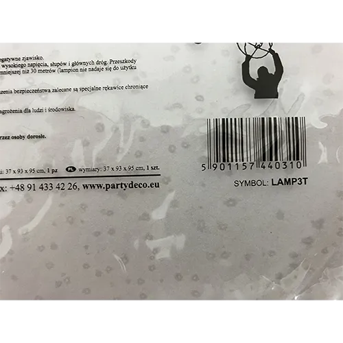 White sky lantern. The fuel for the flame heating the air can be a solid, liquid or gas. Dimensions: 38 x 70 x 102 cm. Product sold online, in particular via www.derhochze