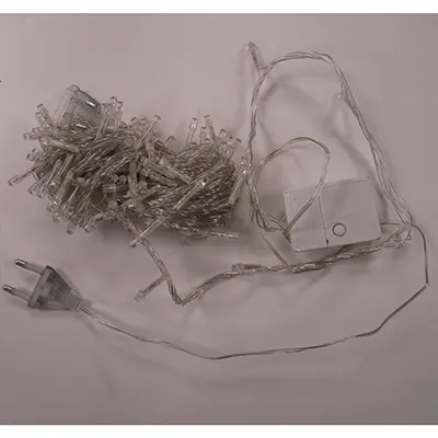 Lighting chain consisting of 100 LED lights.