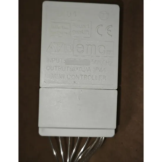 Lighting chain intended for interconnection, which contains non-replaceable LED lights and a device for changing lighting modes. Product sold online, in particular via satelity.ellano.sk.