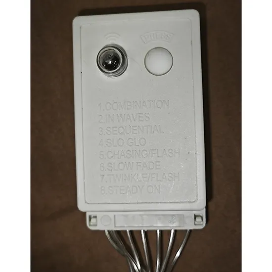 Lighting chain intended for interconnection, which contains non-replaceable LED lights and a device for changing lighting modes. Product sold online, in particular via satelity.ellano.sk.